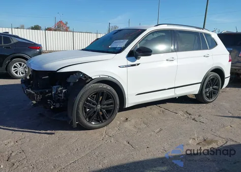 2022 Volkswagen Tiguan 2.0T Se R-Line Black z USA, uszkodzony, nr VIN 3VVCB7AXXNM036277